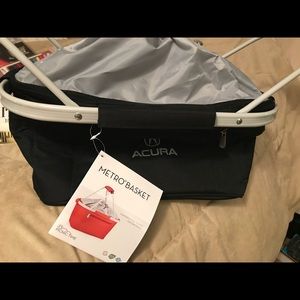 Brand new Acura insulated picnic basket!